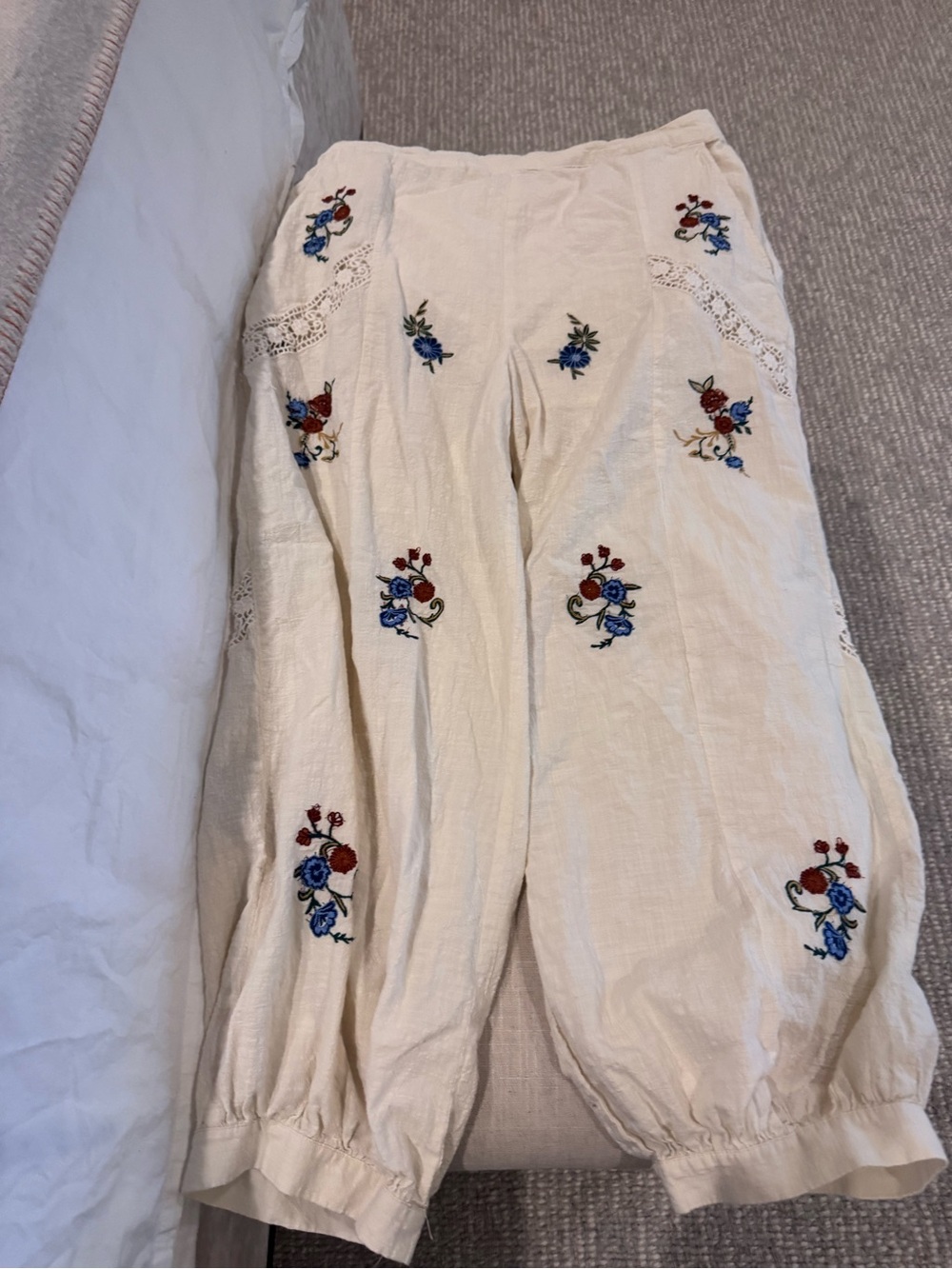 Zara embroidered bloomer pants large